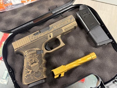 GLOCK G19 GEN3 (TRUMP CUSTOM) 9MM LUGER (9X19 PARA) - Image 7 of 17