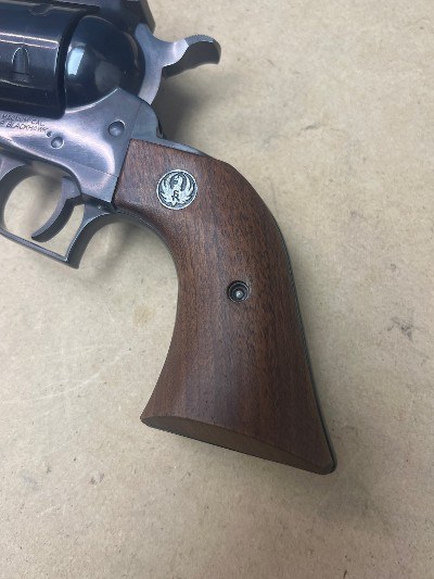 RUGER NEW MODEL SUPER BLACKHAWK .44 MAGNUM - Image 9 of 14