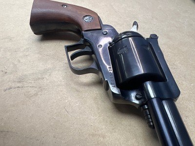 RUGER NEW MODEL SUPER BLACKHAWK .44 MAGNUM - Image 3 of 14