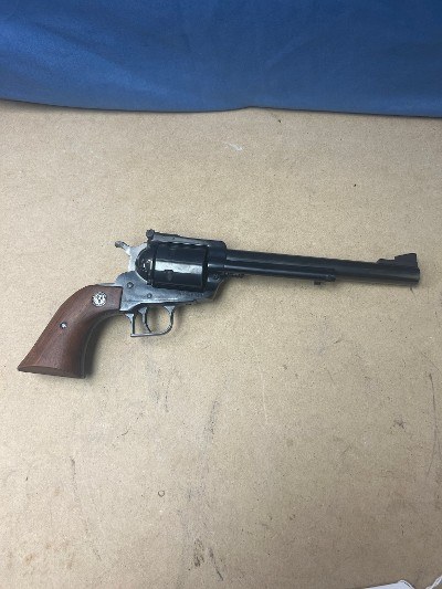 RUGER NEW MODEL SUPER BLACKHAWK .44 MAGNUM - Image 1 of 14
