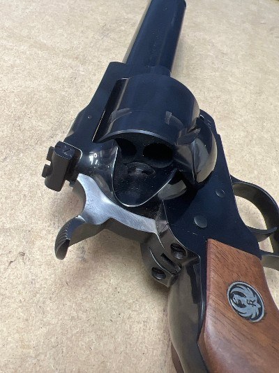 RUGER NEW MODEL SUPER BLACKHAWK .44 MAGNUM - Image 4 of 14
