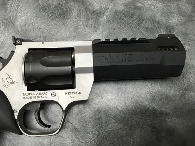 TAURUS 357H RAGING HUNTER 357 .357 MAG - Image 5 of 10