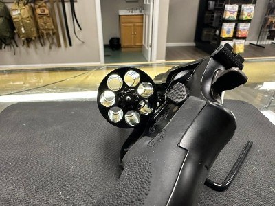 SMITH & WESSON 386 NIGHTGUARD .357 MAG - Image 5 of 10