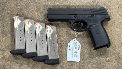 SMITH & WESSON SW 40F 40 Smith & Wesson - Image 1 of 9