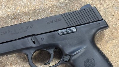 SMITH & WESSON SW 40F 40 Smith & Wesson - Image 4 of 9