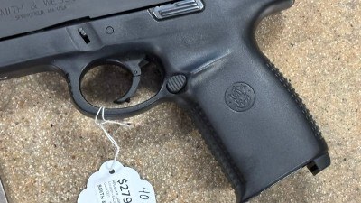 SMITH & WESSON SW 40F 40 Smith & Wesson - Image 5 of 9