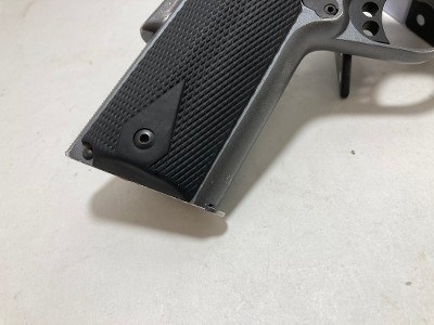 KIMBER 1911 CUSTOM LW .45 ACP - Image 6 of 10