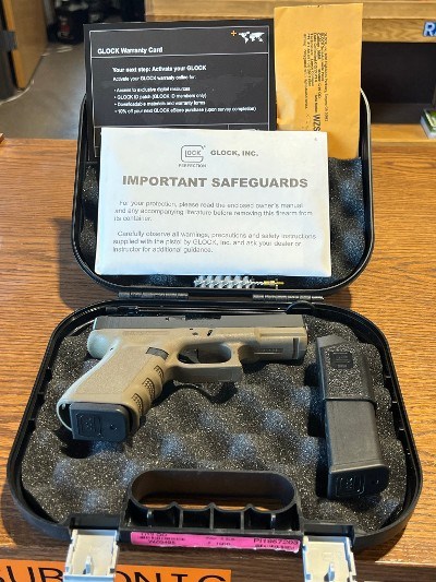GLOCK 19 GEN 3 9MM LUGER (9X19 PARA) - Image 1 of 4