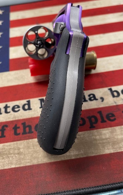 CHARTER ARMS The Lavender Lady .38 SPL - Image 5 of 8
