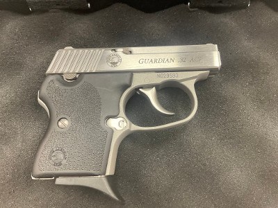 NORTH AMERICAN ARMS GUARDIAN .32 ACP - Image 6 of 9