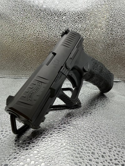 WALTHER PPQ M2 9MM LUGER (9X19 PARA) - Image 1 of 11