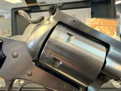 RUGER SUPER BLACKHAWK HUNTER .41 rem mag/.44 magnum - Image 5 of 17