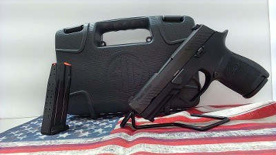 SIG SAUER P320 COMPACT 9MM LUGER (9X19 PARA) - Image 1 of 7