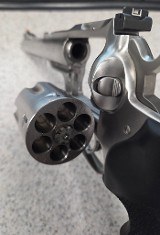 RUGER SUPER REDHAWK .44 MAGNUM - Image 5 of 6