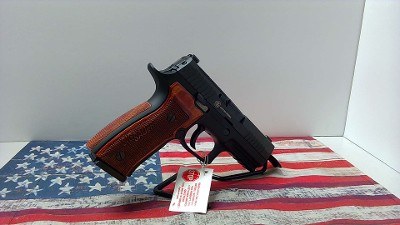 SIG SAUER p320 custom works 9MM LUGER (9x19 PARA) - Image 4 of 9