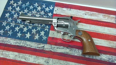 RUGER NEW MODEL SINGLE-SIX CONVERTIBLE .22 WMR - Image 3 of 9
