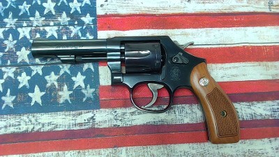 SMITH & WESSON 10 CLASSIC .38 SPL +P - Image 3 of 10