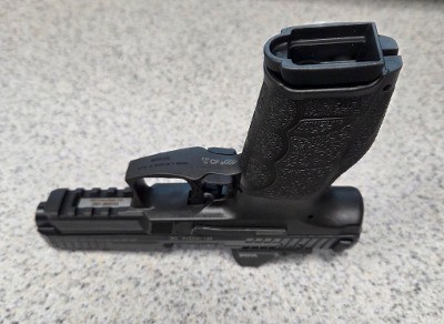 HECKLER & KOCH VP9A1 F (SCS PACKAGE) *10-ROUND* 9MM LUGER (9x19 PARA) - Image 4 of 6