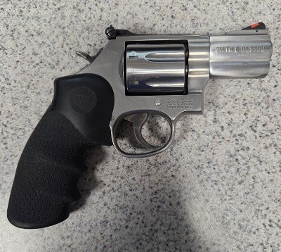 SMITH & WESSON 686 PLUS .357 MAG - Image 2 of 9