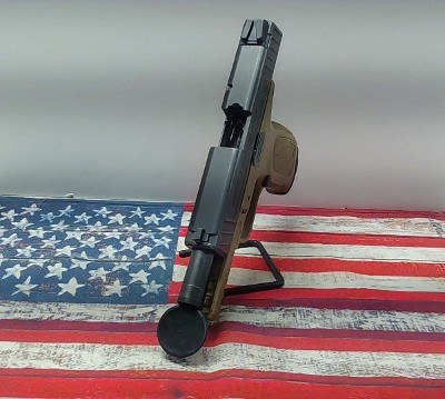 SMITH & WESSON SD40 40 Smith & Wesson - Image 5 of 7