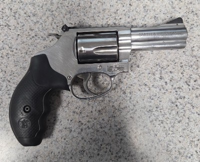 SMITH & WESSON 60 .357 MAG - Image 2 of 9