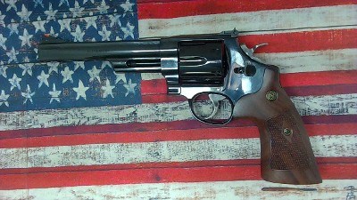 SMITH & WESSON 29-10 .44 MAGNUM - Image 2 of 14