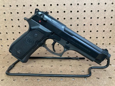 BERETTA 92FS 9MM LUGER (9x19 PARA) - Image 1 of 10