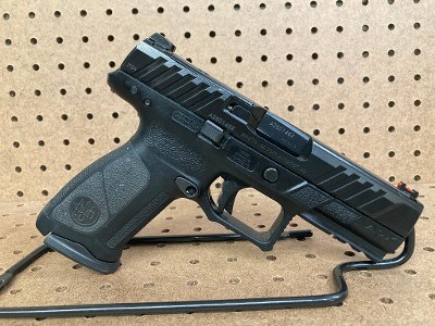 BERETTA APX 9MM LUGER (9x19 PARA)
