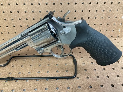 SMITH & WESSON 629 CLASSIC .44 MAGNUM - Image 6 of 10