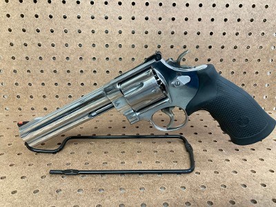 SMITH & WESSON 629 CLASSIC .44 MAGNUM - Image 4 of 10