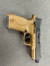SMITH & WESSON M&P22 COMPACT .22 LR - Image 2 of 3
