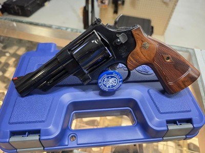 SMITH & WESSON 57-6 .41 REM MAG - Image 1 of 2