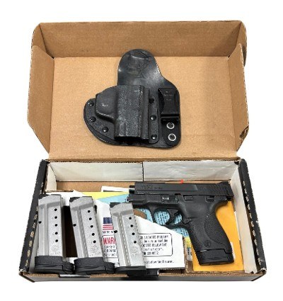 SMITH & WESSON M&P 40 Shield .40 S&W - Image 1 of 8