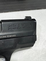 SMITH & WESSON M&P9 SHIELD 9MM LUGER (9x19 PARA) - Image 4 of 10