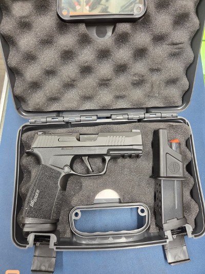 SIG SAUER P365 X-MACRO 9MM LUGER (9X19 PARA) - Image 1 of 3
