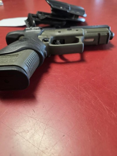 SPRINGFIELD ARMORY XD-40 40 Smith & Wesson - Image 4 of 6