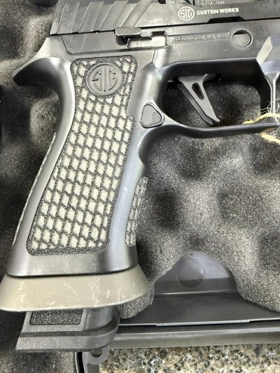 SIG SAUER P320 Spectre Comp Blackout 9MM LUGER (9x19 PARA) - Image 5 of 5