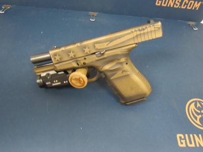 GLOCK G19 FLAG 9MM LUGER (9x19 PARA) - Image 1 of 3