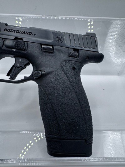 SMITH & WESSON BODYGUARD 2.0 .380 ACP - Image 3 of 10