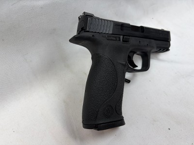 SMITH & WESSON M&P40 .40 S&W - Image 5 of 7