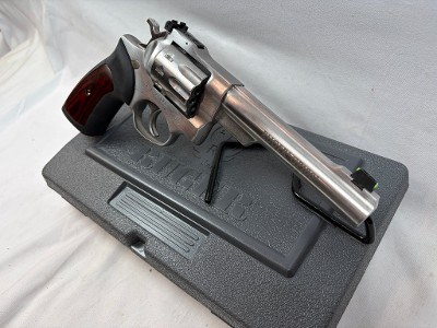 RUGER GP100 .22 LR - Image 6 of 7
