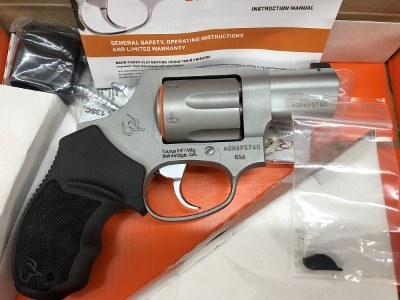 TAURUS 856 .38 SPL - Image 2 of 11