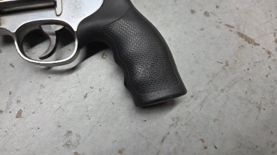SMITH & WESSON 686 PLUS .357 MAG - Image 2 of 15