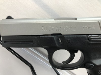 SMITH & WESSON SW40VE .40 S&W - Image 5 of 14