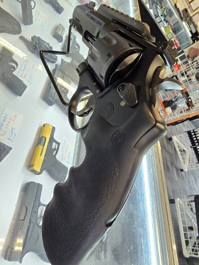 SMITH & WESSON 327 TRR8 PERFORMANCE CENTER .357 MAG - Image 3 of 4