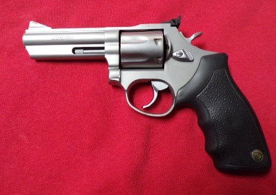 TAURUS MODEL 66 .357 MAG - Image 2 of 9