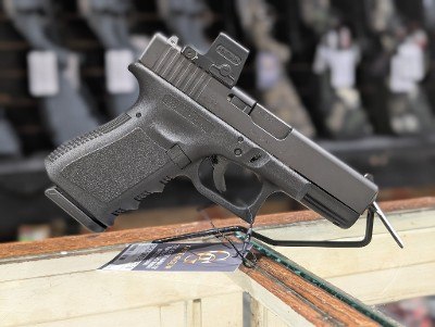 GLOCK 23 GEN 3 .40 S&W - Image 1 of 2