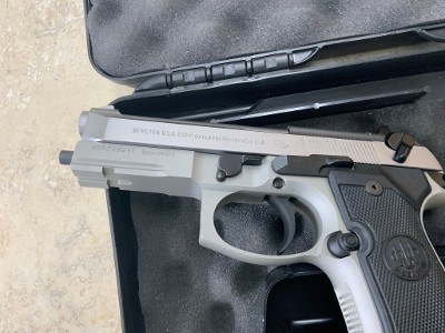 BERETTA 92FS COMPACT 9MM LUGER (9x19 PARA) - Image 7 of 9