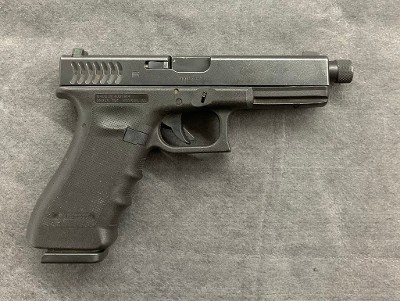 GLOCK 22 .40 CALIBER - Image 1 of 3