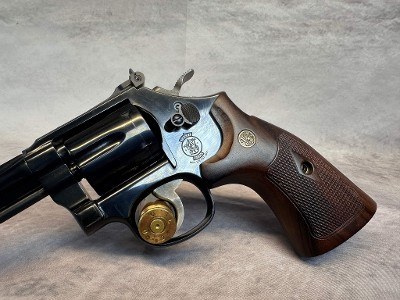 SMITH & WESSON 48-7 .22 WMR - Image 3 of 9